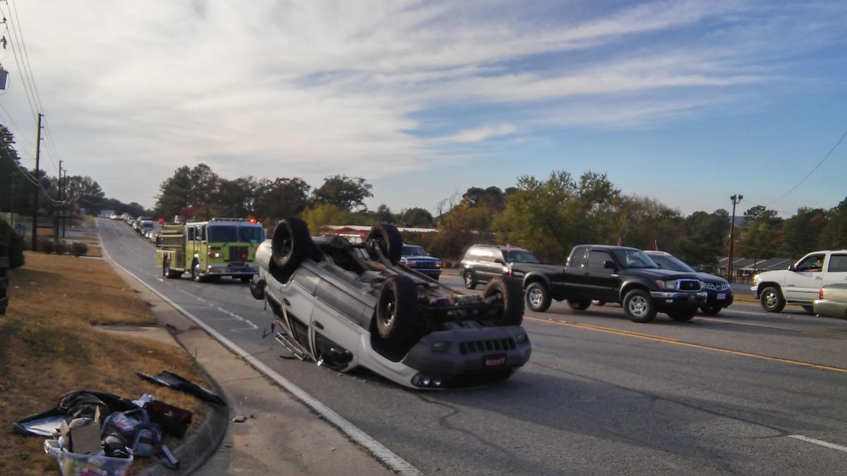 SUV flips in wreck on Alabama Highway Police/Fire news