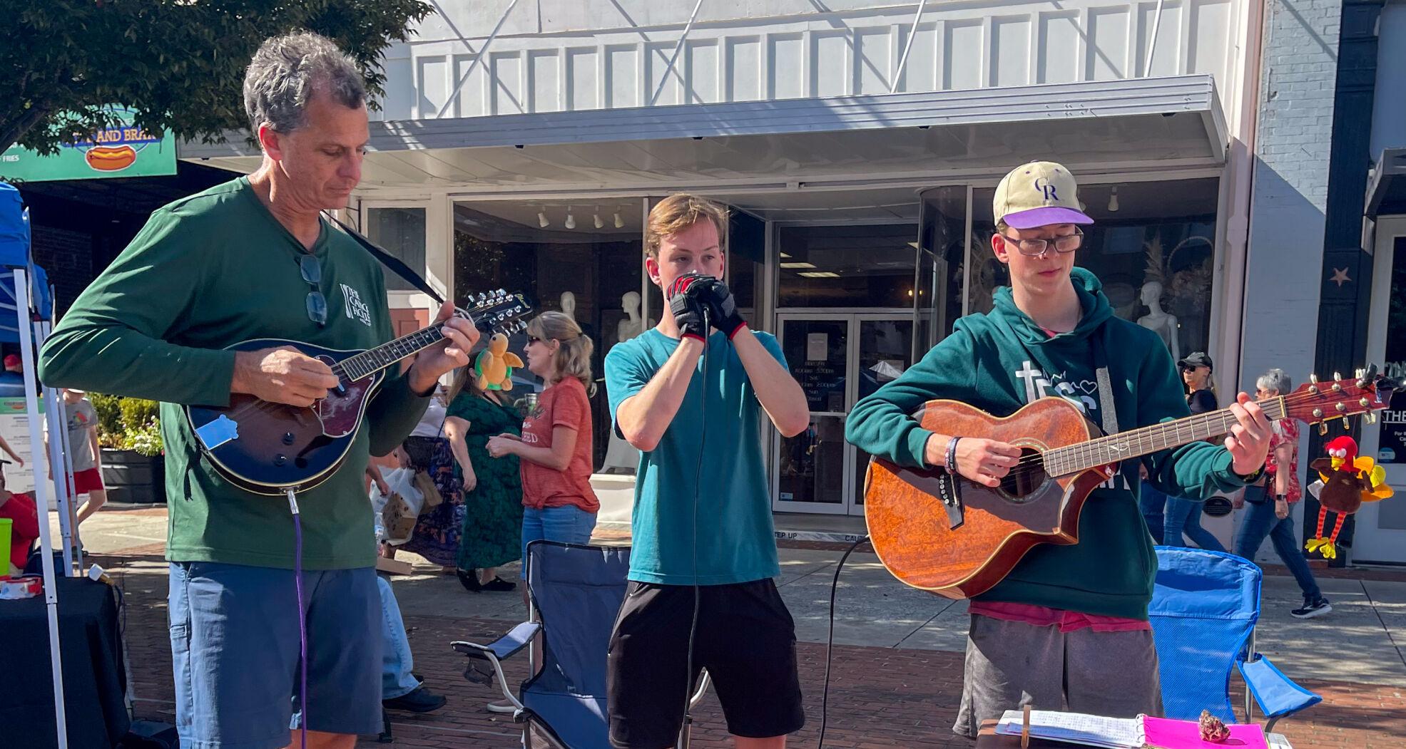 Just Fiddlin’ Around Thousands turn out for Rome’s 2023 Fiddlin’ Fest