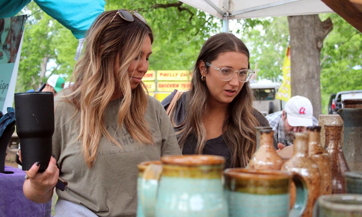 Crowds come out early for Cedar Valley Arts Festival