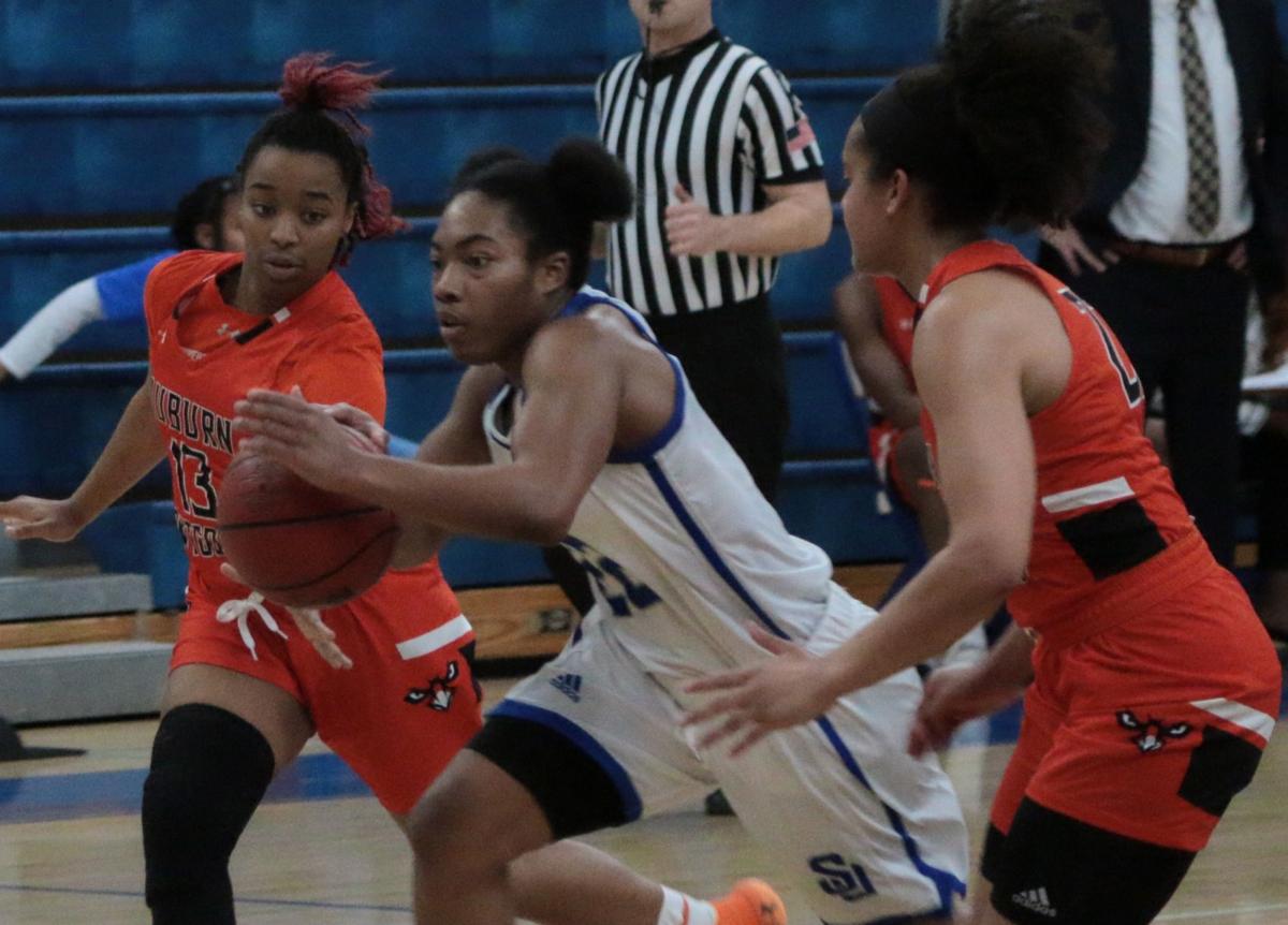 COLLEGE BASKETBALL Shorter teams fall at home to AUM Colleges