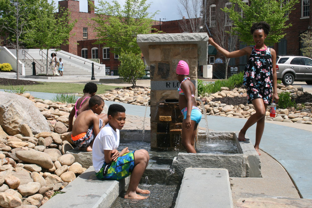 Town Green fountain back in season