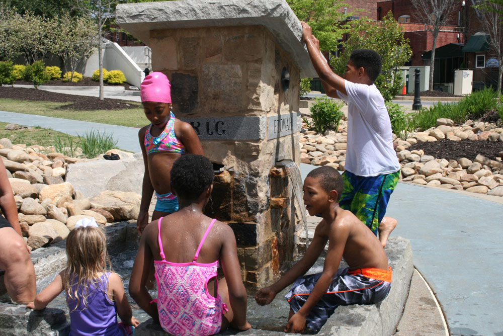 Town Green fountain back in season