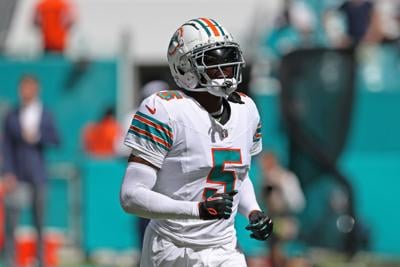Miami Dolphins cornerback Jalen Ramsey warms up before his game against the New England Patriots at Hard Rock Stadium on Sunday, Oct. 29, 2023 in Miami Gardens. (copy)