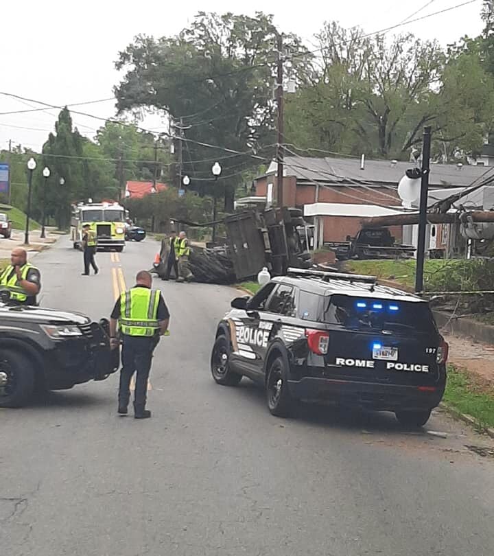 Wreck on South Broad causes blocks road, causes damage