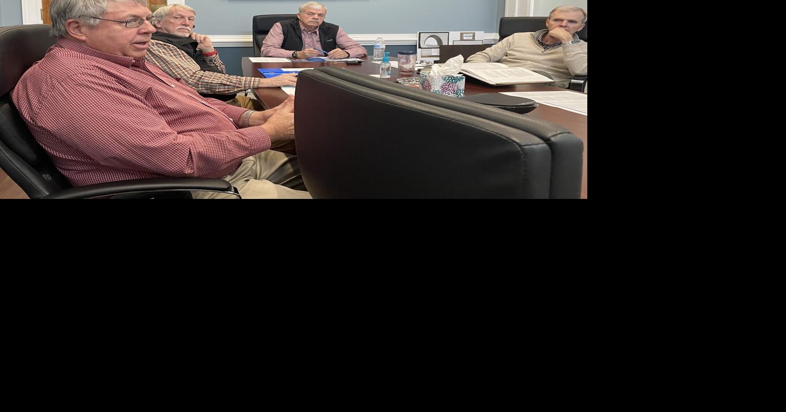 Cave Spring may hire city manager; charter change would be required ...