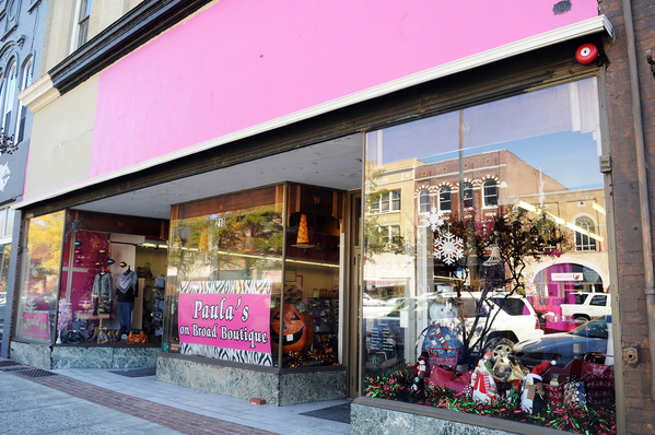 Paula s Boutique on Broad reopens today The Rome News Tribune