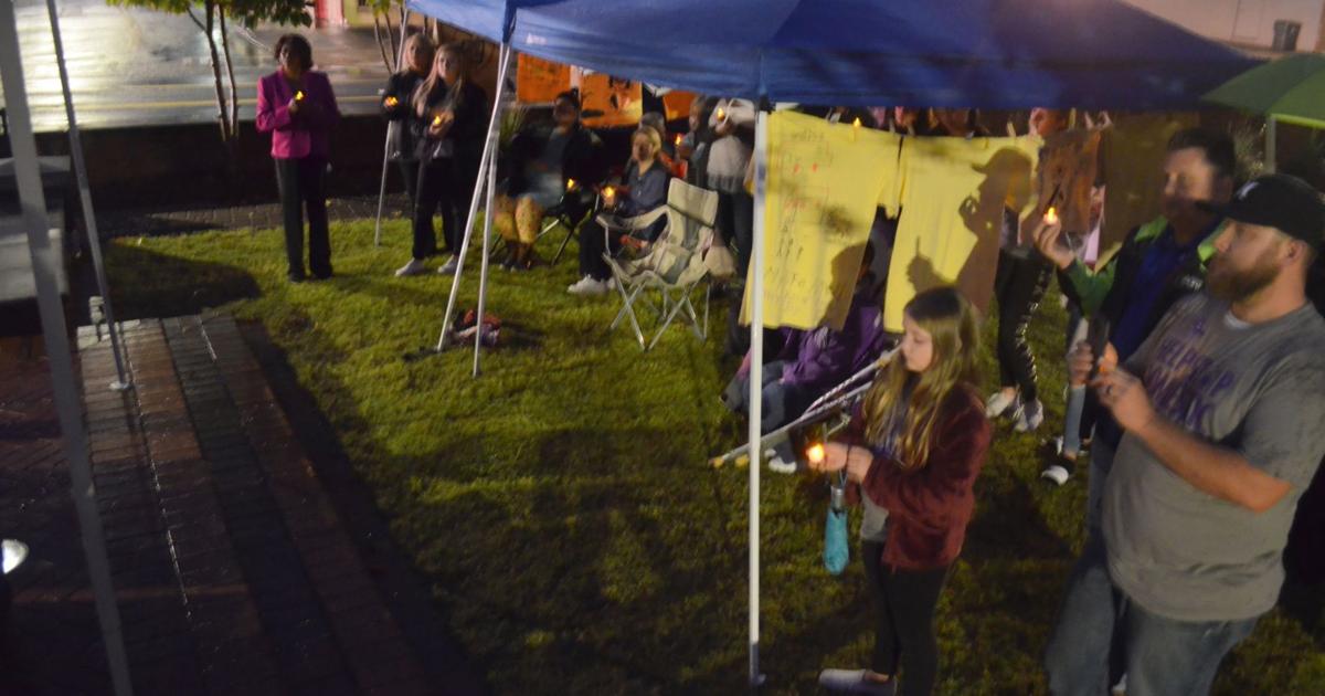 A Light In The Darkness Our House Women S Shelter Honors Domestic Violence Victims With Candlelight Vigil Local Northwestgeorgianews Com A Light In The Darkness Our House Women S Shelter Honors Domestic Violence Victims With Candlelight Vigil Local Northwestgeorgianews Com