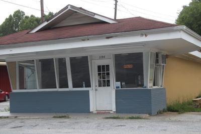 Brother Joe's closed in Cedartown