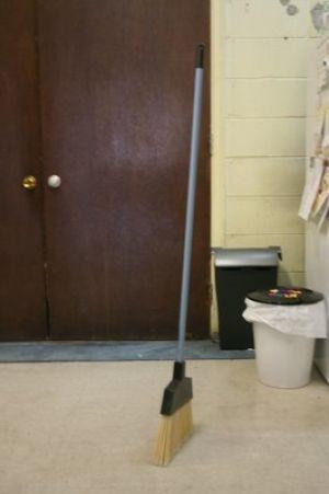 Standing Broom Trick What S The Deal With The Standing Broom Abc7 San Francisco