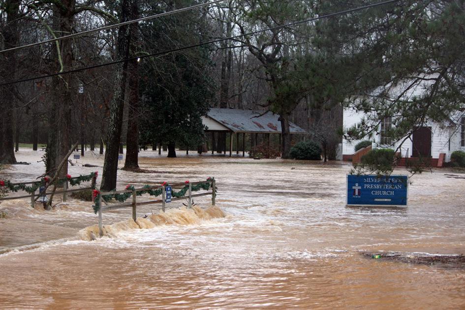 Heavy rain continues today, flooding reported in southern Floyd County