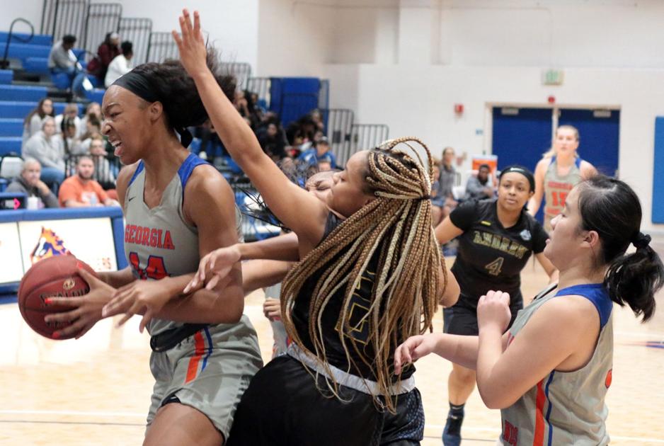 College Basketball Ghc Women Take Charge Early In Season