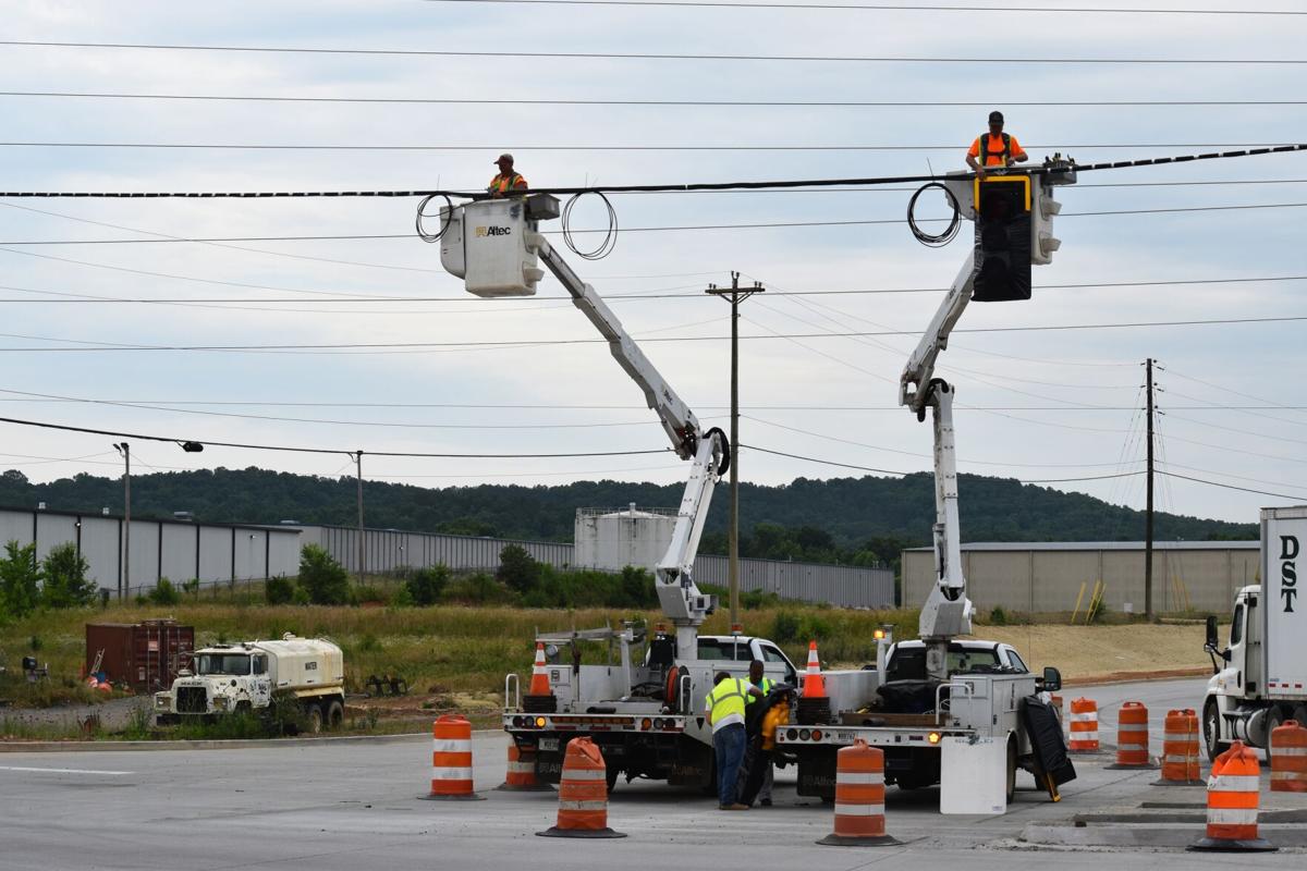 Traffic light goes up in front of Buc-ee's location