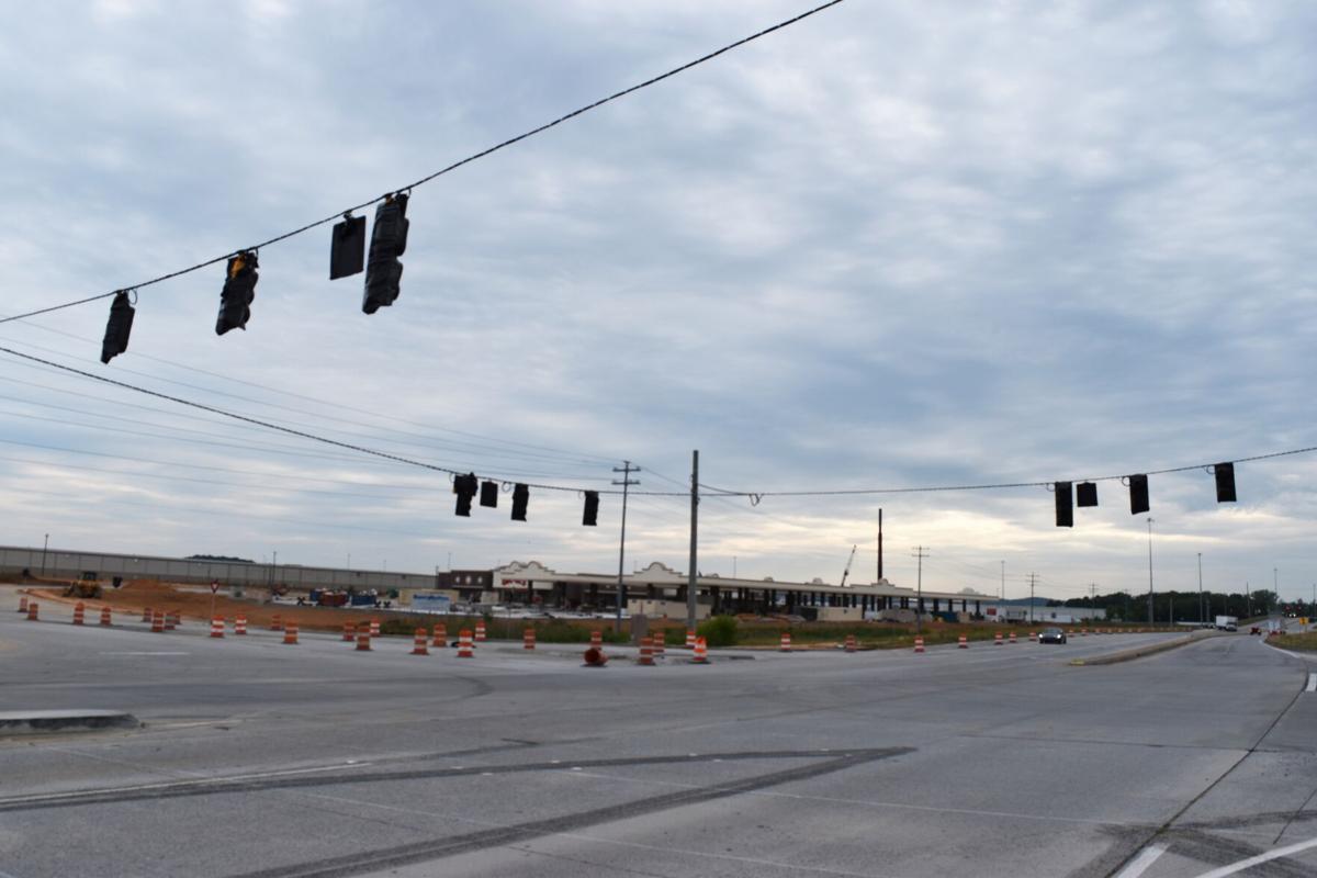 Traffic light goes up in front of Buc-ee's location