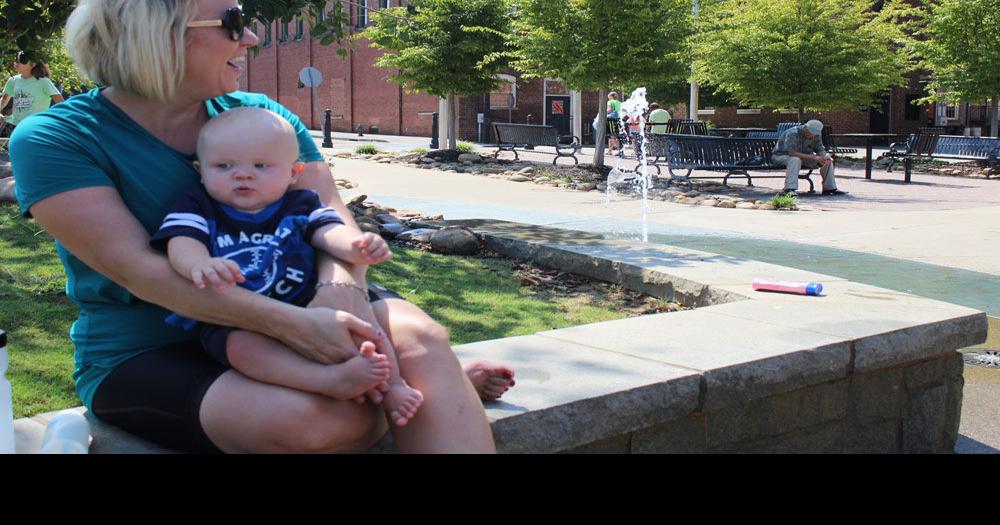 Labor Day weekend capped off with family, fountains and floating