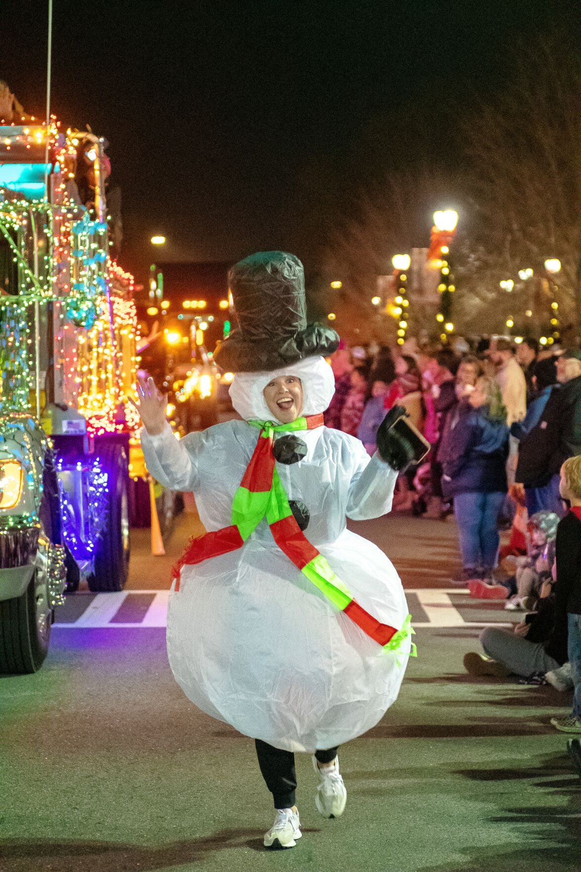 Calhoun Christmas Parade 2022 Christmas Parade Draws Thousands To Downtown Calhoun | Gordon Life |  Northwestgeorgianews.com