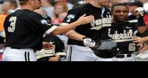 Casali homers as Vanderbilt ousts Carolina from CWS with 5-1 win