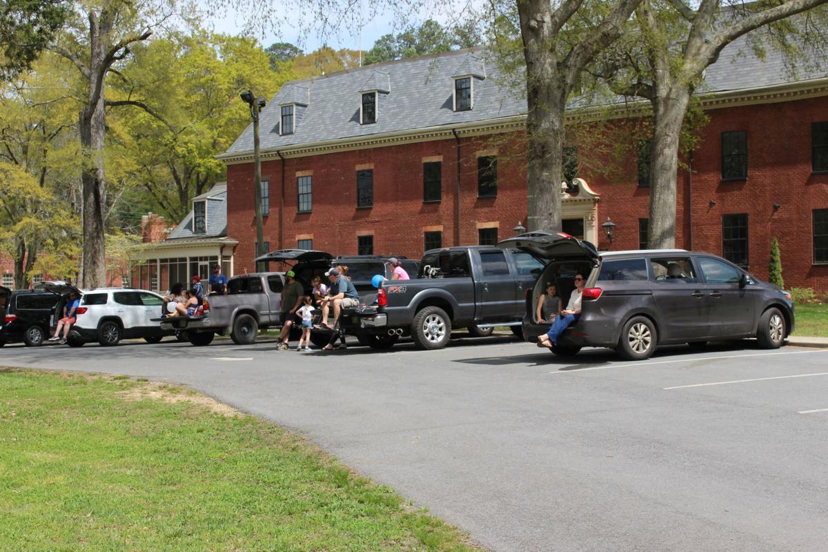 Cave Spring Elementary students celebrate March and April birthdays in birthday parade Local