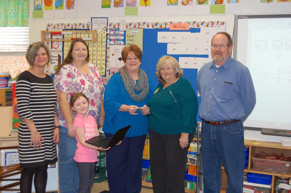 Community group donates a Chromebook to Glenwood Primary class