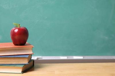 Línea Caliente: Sin cobrar maestros del Departamento de Educación