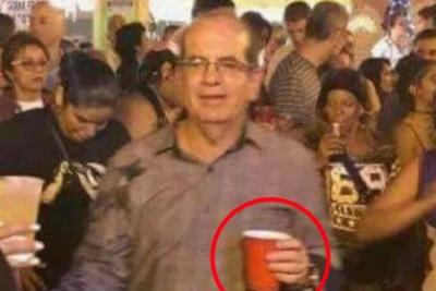 VIDEO: Elvis Crespo crea canción del vaso rojo de Aníbal