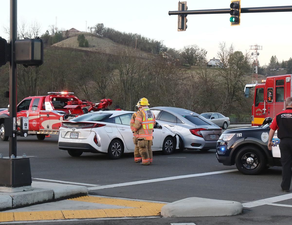 Crash on Stephens Street slows rush hour traffic Roseburg