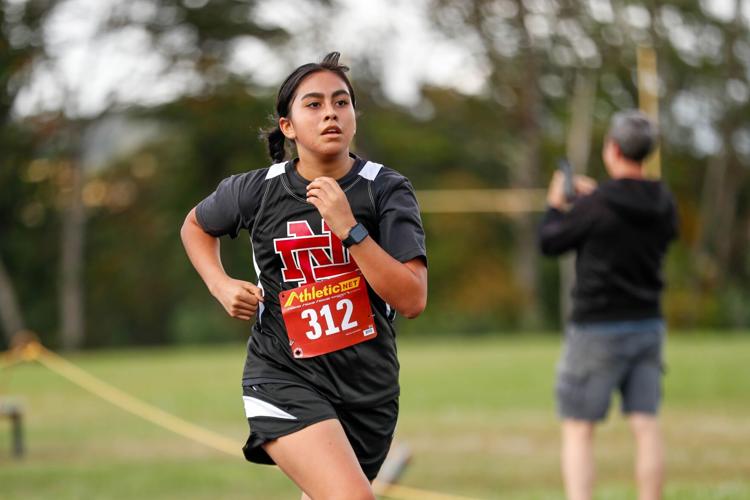 Yoncalla's Finnie, Oakland's Sarnoski first in Acorn Gully Chase Prep