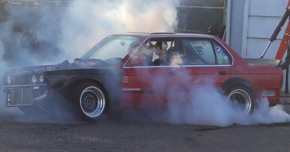 Backside Brewing hosts burnout competition for Graffiti Weekend