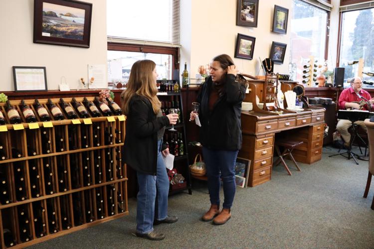 Saturday showers does not affect wine crowd | Local News | nrtoday.com