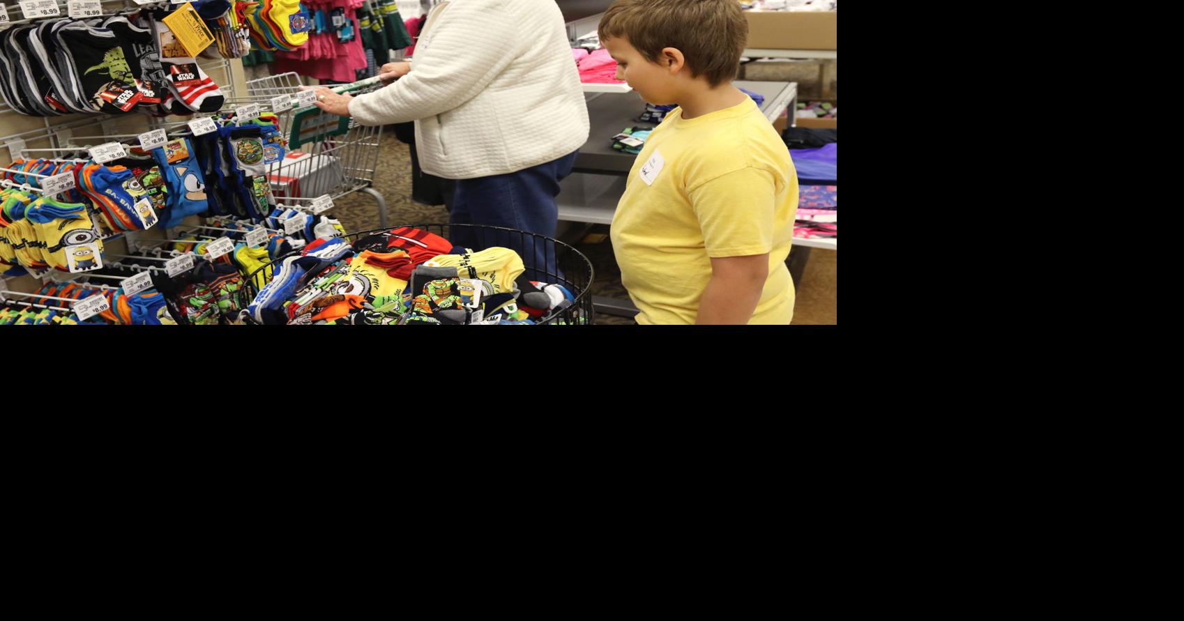 Elks give local kids backtoschool shopping spree at Fred Meyer Roseburg