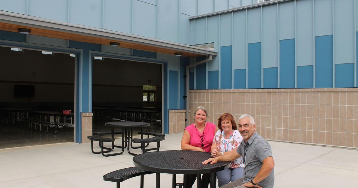 Coffenberry Middle School unveils new building News