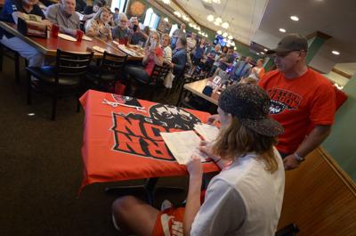 Roseburg S Warmouth Signs With Western Oregon Men S Basketball