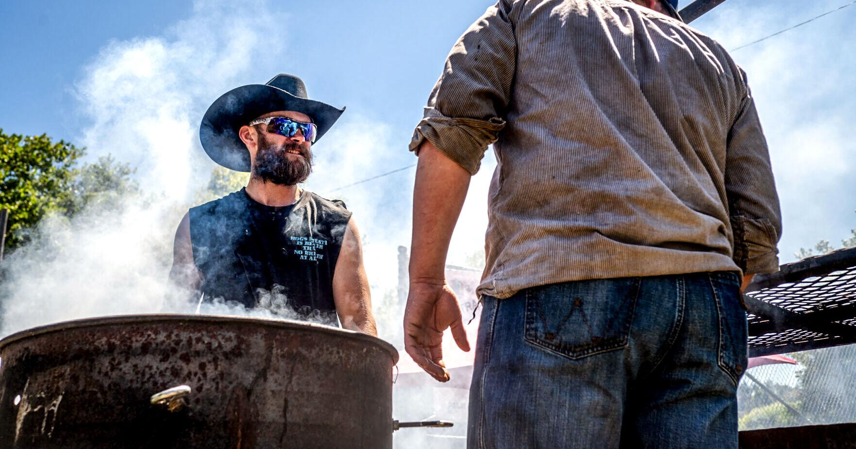 Inaugural Sutherlin Throwdown event brings barbecue, beer and cornhole to town - Vimarsana News