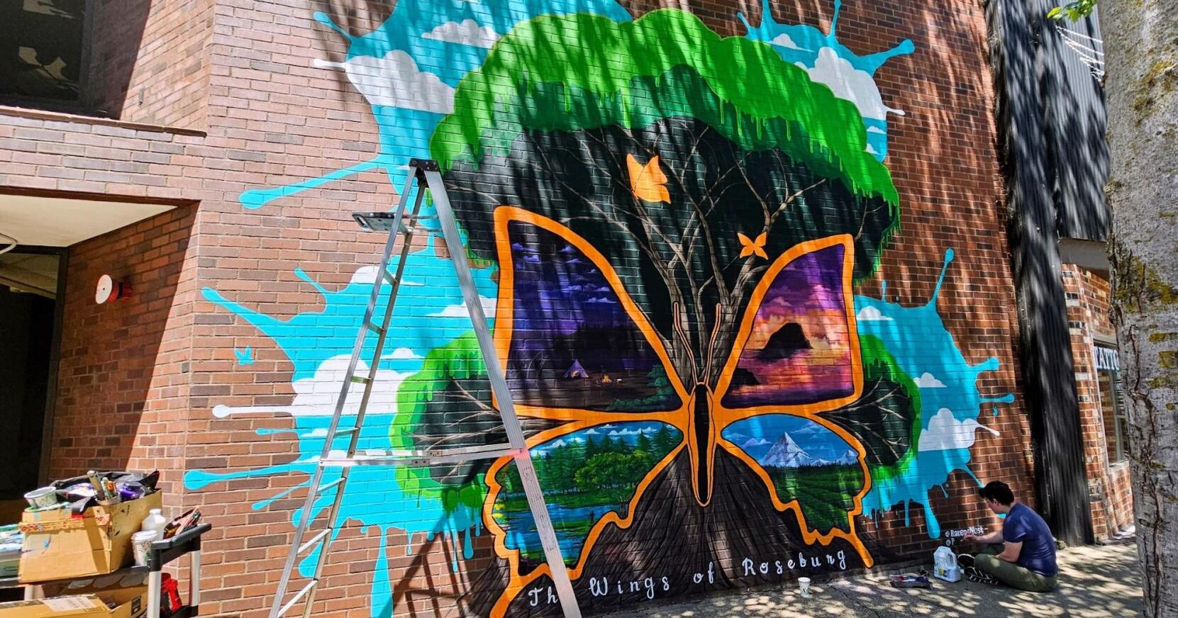 'The Wings of Roseburg:' Artists come together to create mural - Vimarsana News