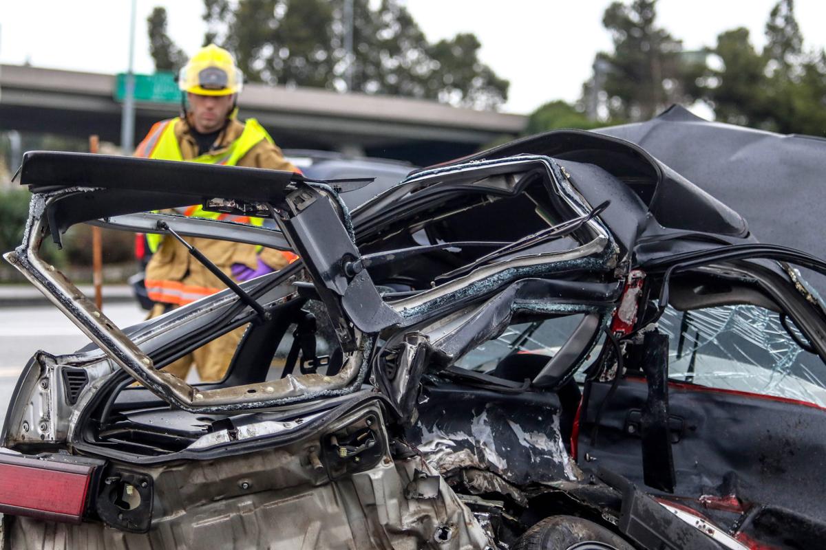 Sunday afternoon accident totals car Roseburg