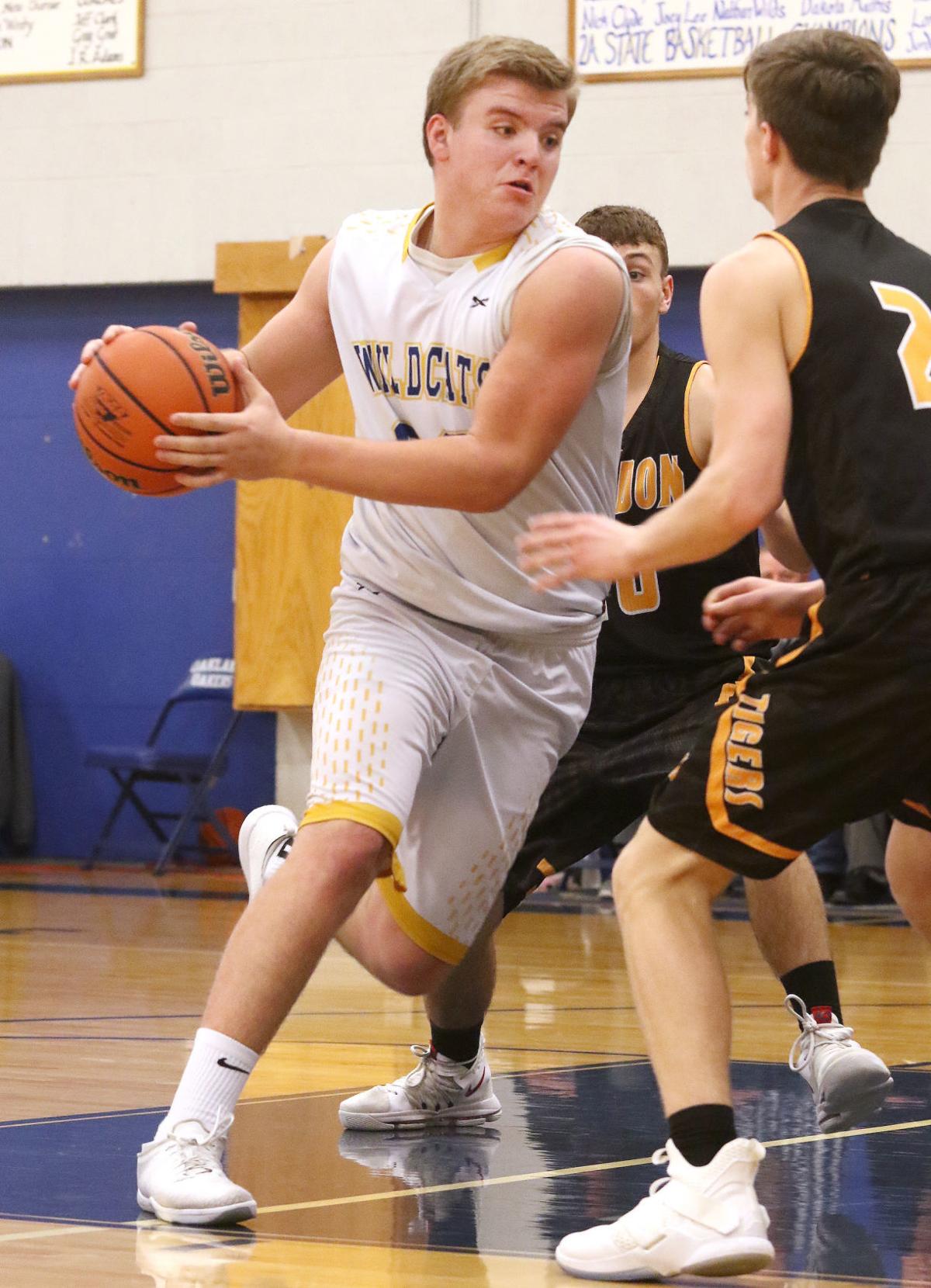 Glide Starts Southern Cascade League Play Against Lakeview On