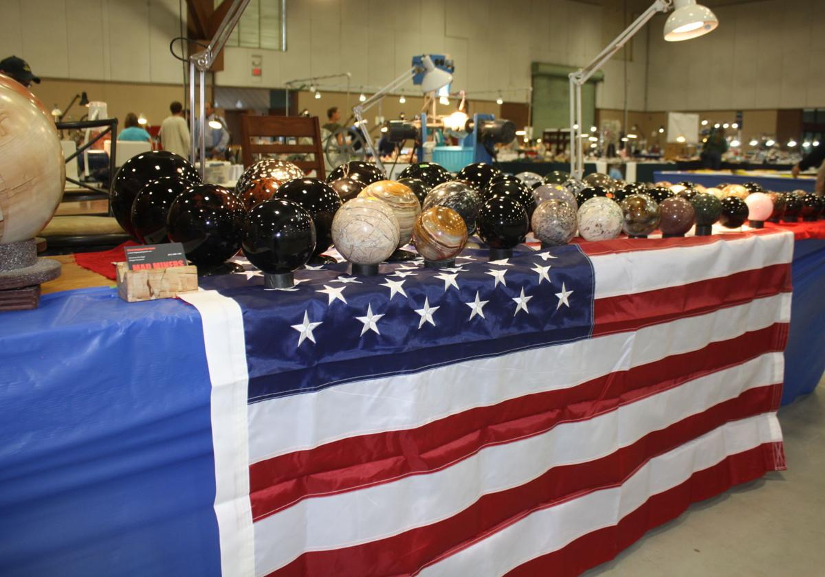 Gem and Mineral Show attracts rockhounds and the curious Roseburg