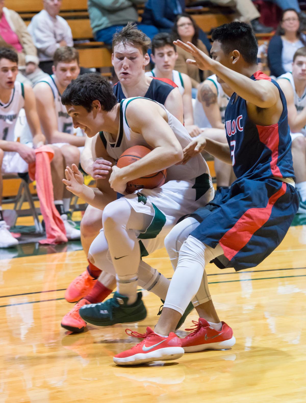 College Men S Basketball Umpqua Survives Southwestern Oregon In