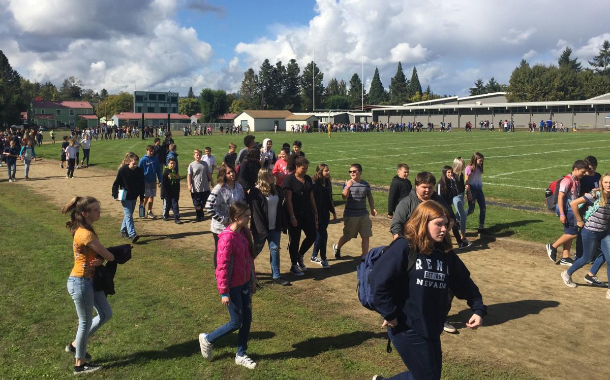 Middle school students at Fremont raise money for school, veterans