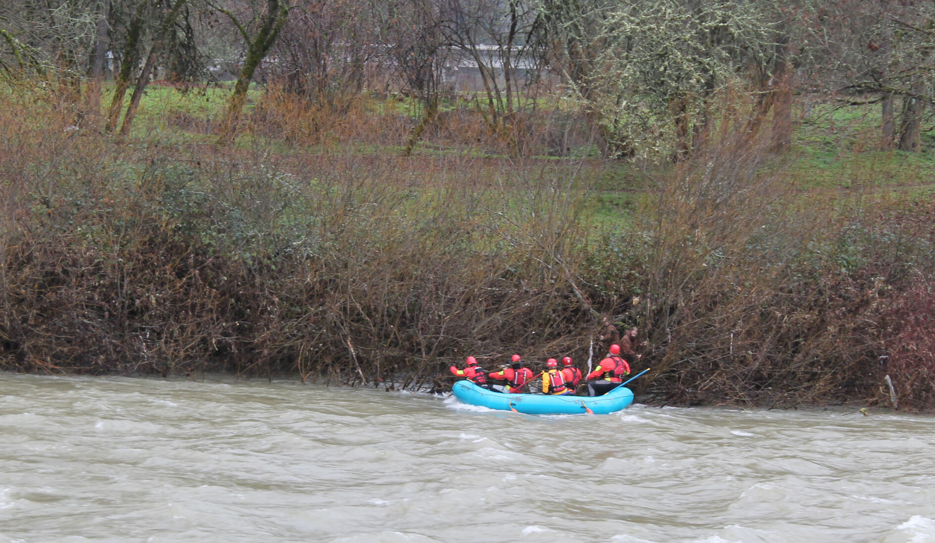 Boat capsized on South Umpqua River, people rescued | Local News ...