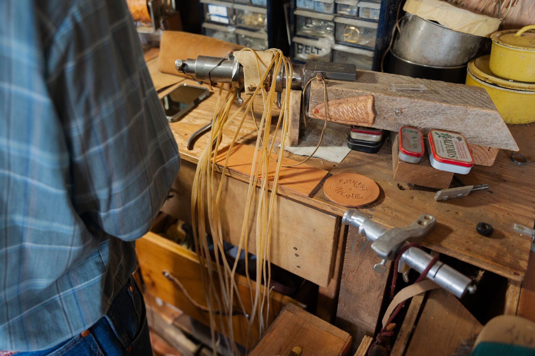 うらしま堂　the custom rawhide Welcome to Steve Guitron's Custom Rawhide website