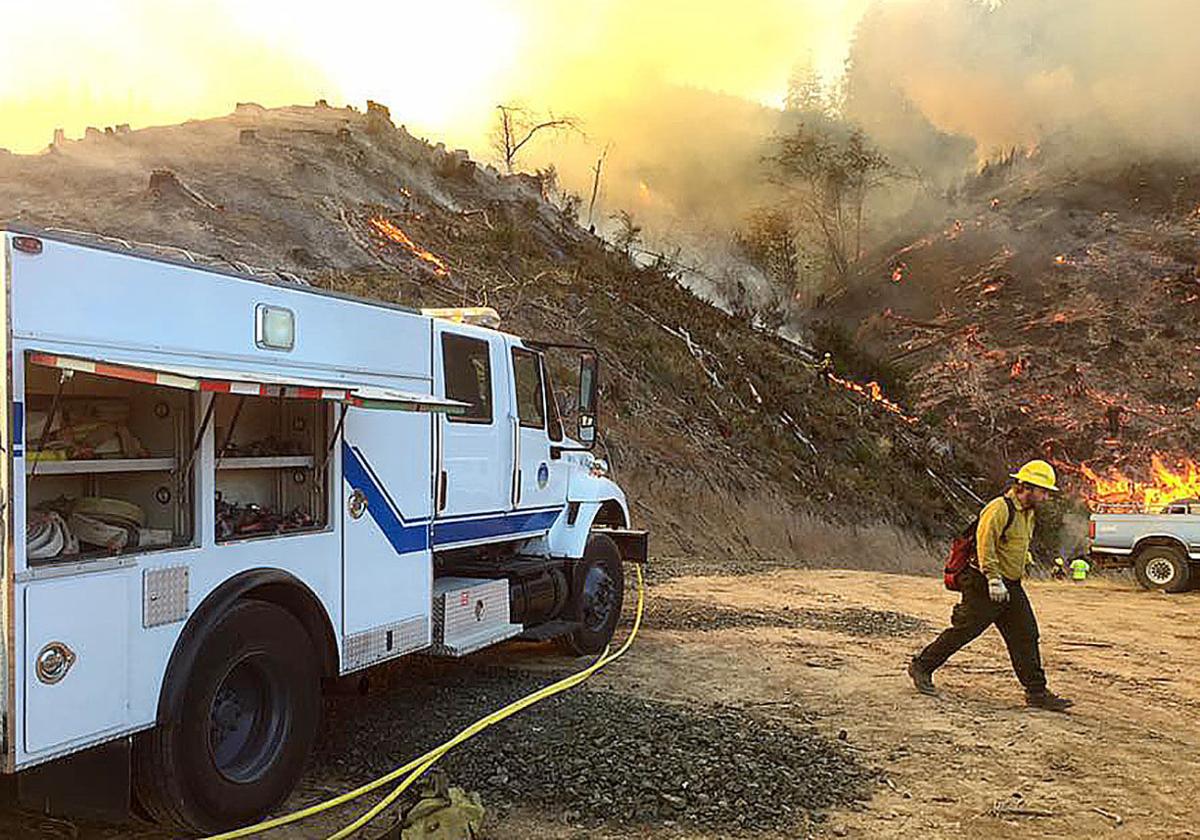 Updated Kellogg fire burns 60 acres, Highway 138 expected to reopen Wednesday morning