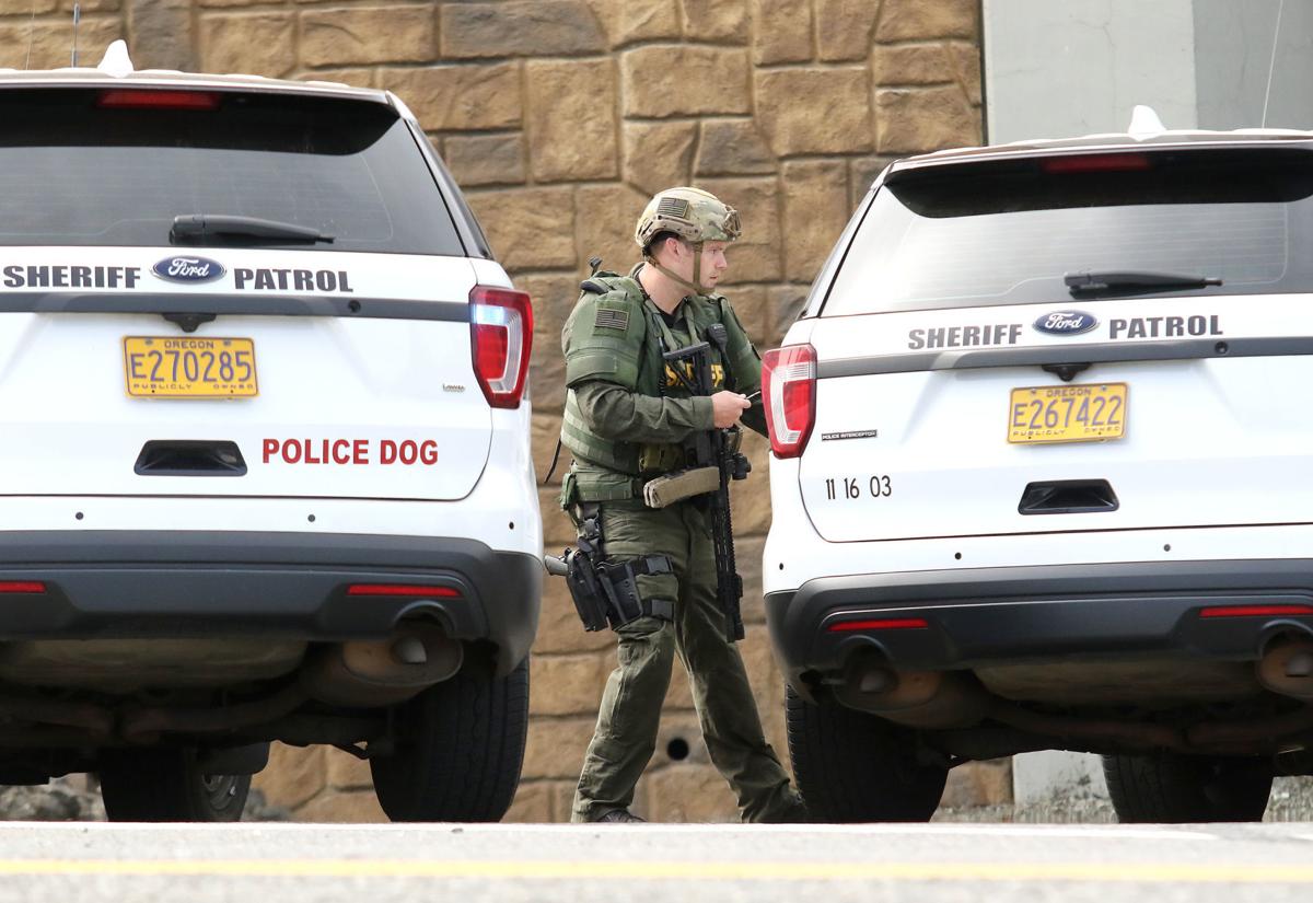 Suspect in custody after standoff in Canyonville Crime