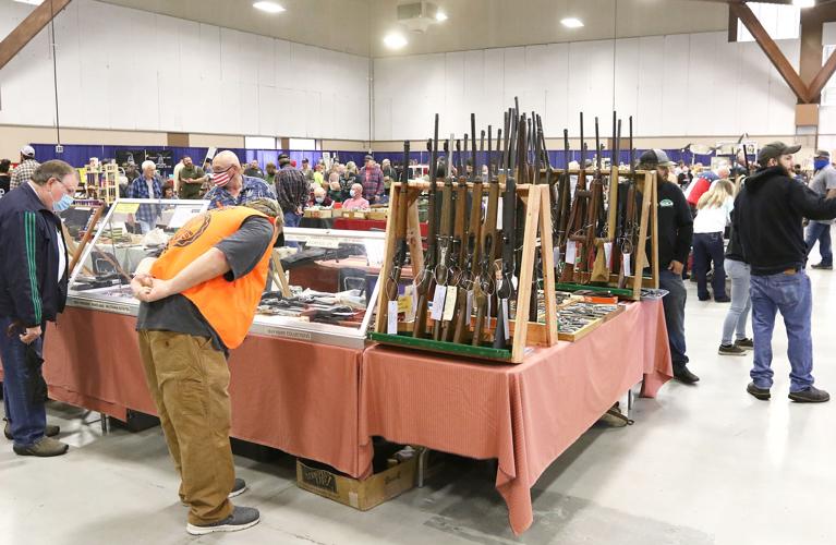 Roseburg Gun & Knife Show draws a crowd at Douglas County ...