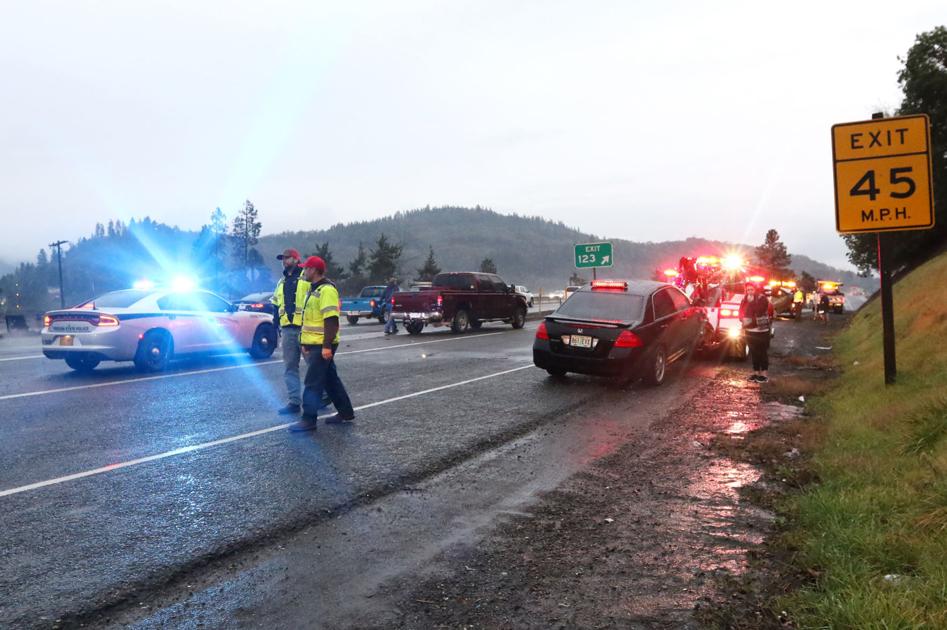 Crash involving multiple vehicles backs up traffic on Interstate 5