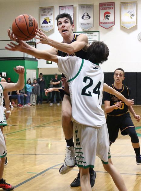 Umpqua Valley Christian S Aaron Buechley Signs With Corban