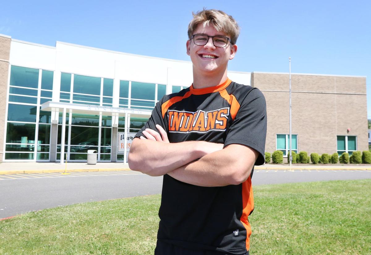 Roseburg cheerleader Ethan Palmer gets scholarship to Texas junior