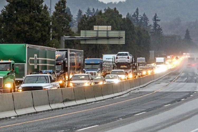Crash involving multiple vehicles backs up traffic on Interstate 5 ...