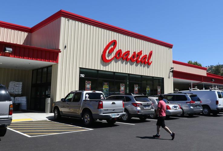 Coastal Farm & Ranch and Sportsman's Warehouse celebrate openings