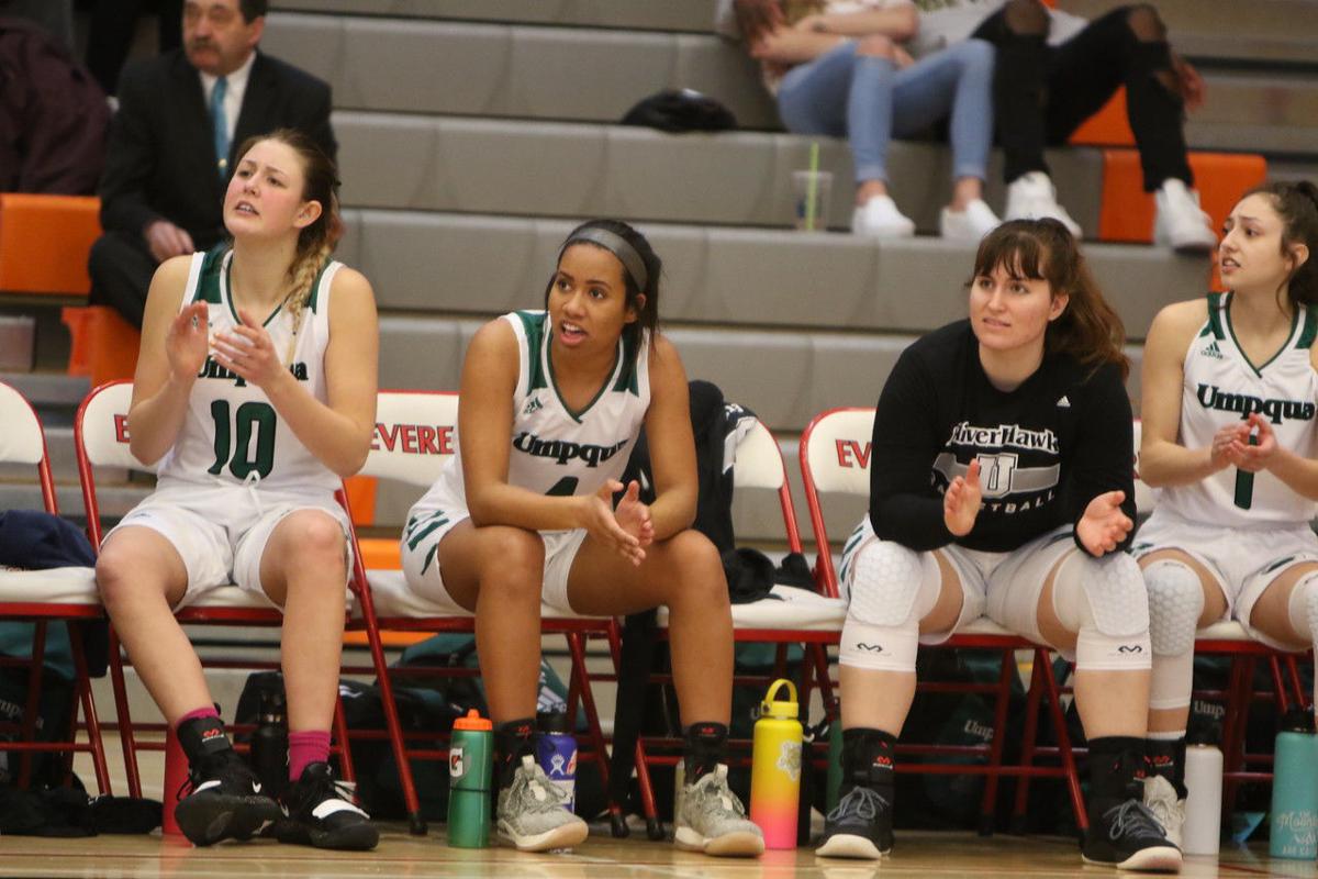 Wenatchee Valley Beats Umpqua 74 70 In Nwac Tournament Title Game