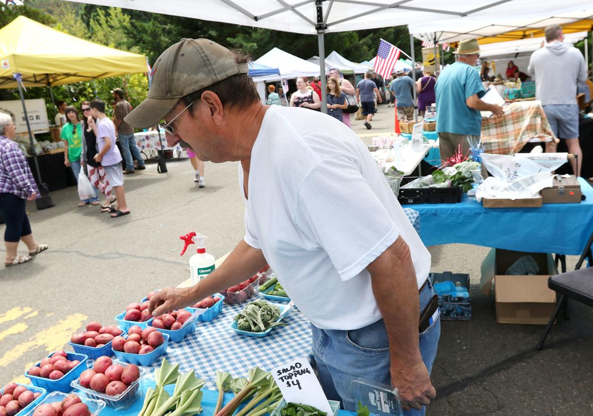 Umpqua Valley Farmers Market 'really kicking now' Roseburg